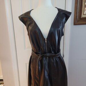 Fashion to Figure Size 0 Black Faux Leather Belted V Neck Zip Front Dress Party